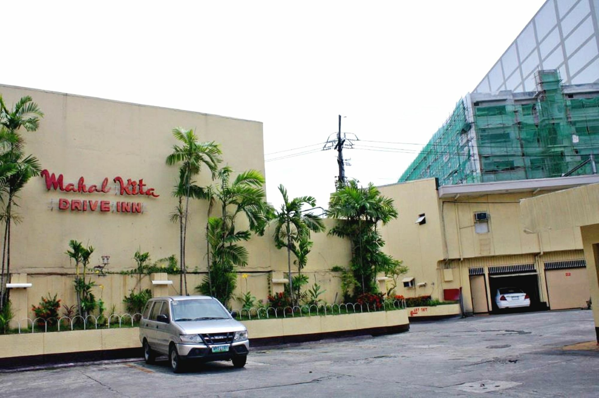 Mahal Kita Drive Inn Pasay Buitenkant foto